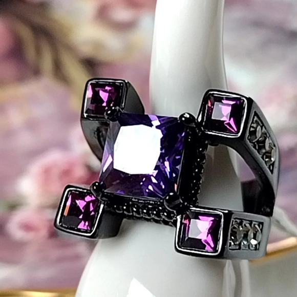 Steampunk Gothic Statement Ring - Picture 7 of 17